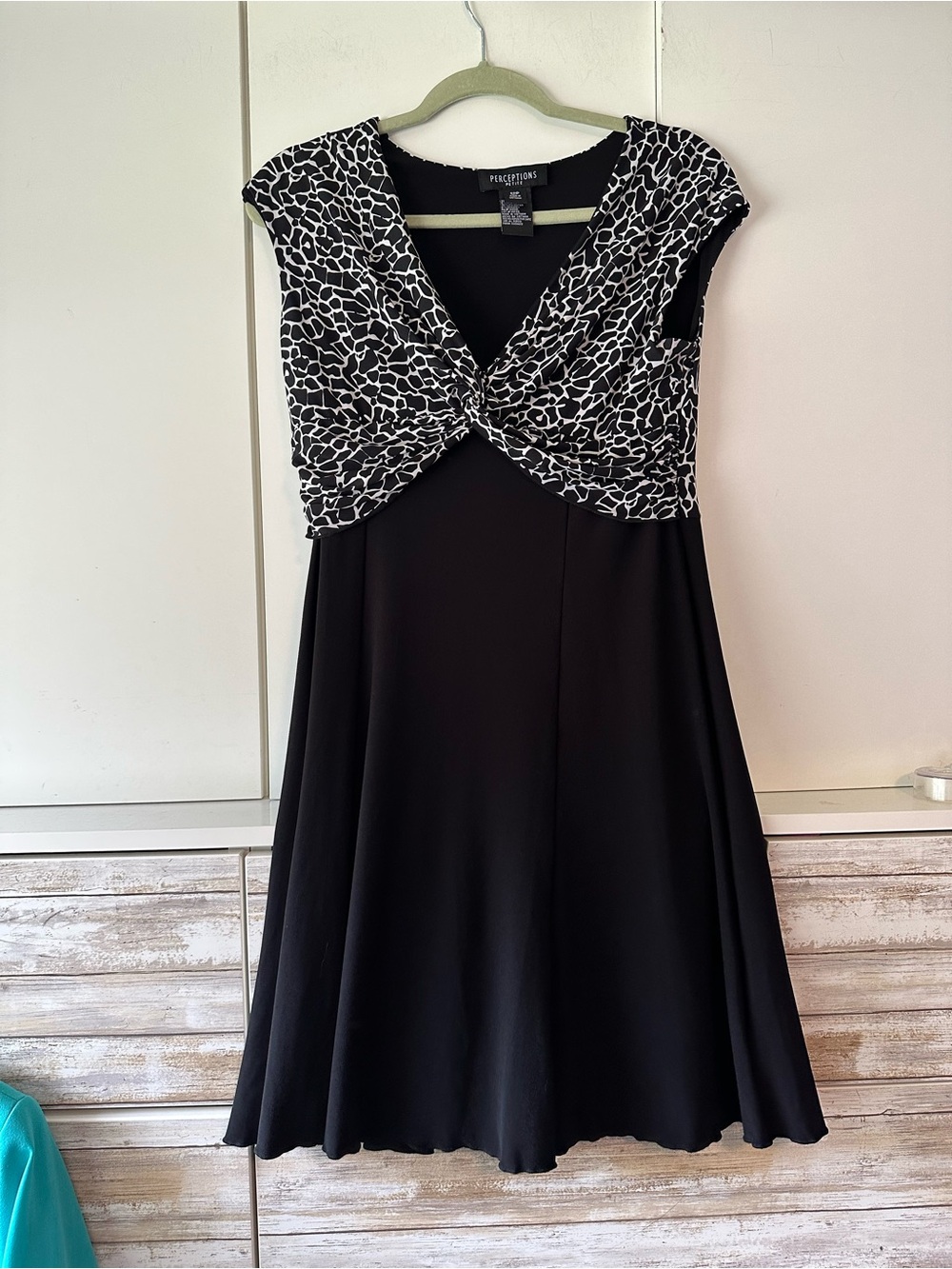 🖤 Perceptions Petite Black & White Twist Front Dress Size 12P